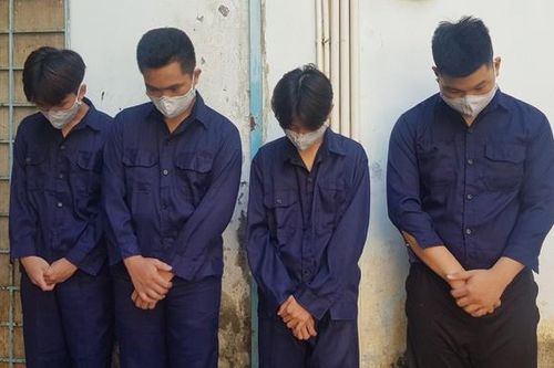 Hai nhóm học sinh hỗn chiến kinh hoàng ở quận Tân Bình