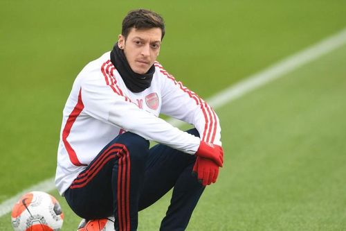 Chuyển nhượng 7/1: Ozil thoát khỏi Arsenal, Chelsea vung tiền mua 'bom tấn'