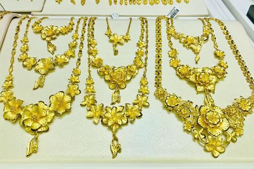 Giá vàng hôm nay 7/1: Bitcoin tăng kỷ lục, vàng tụt giảm