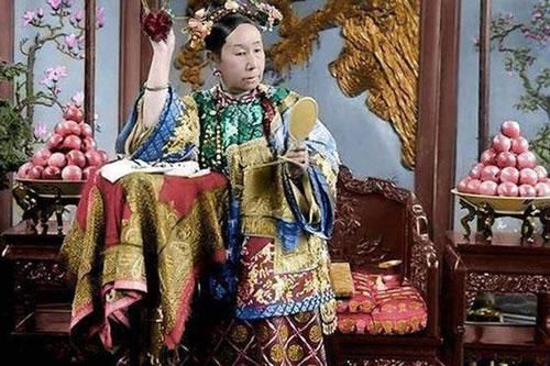 Khét tiếng lịch sử nhưng chuyện chưng diện của Từ Hy Thái Hậu đáng để phụ nữ học hỏi