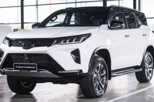 Toyota Fortuner 2021 ra mắt tại Malaysia, giá từ 992 triệu đồng