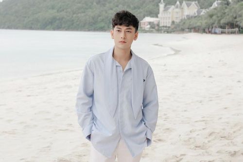 Isaac được fan khen đáng yêu 'hết phần thiên hạ' với khoảnh khắc nhận giải Ngôi sao xanh