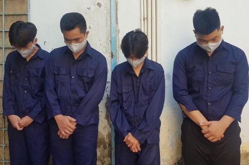 Mâu thuẫn từ việc 'nhìn đểu', 2 nhóm học sinh THPT hẹn nhau từ Đà Lạt về TP.HCM hỗn chiến