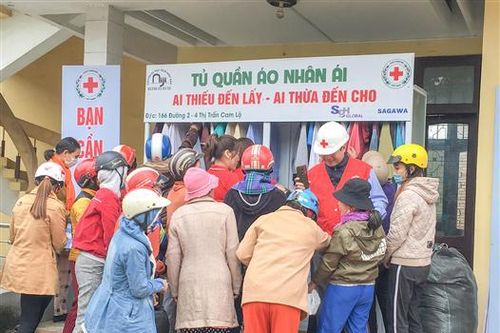 Cam Lộ: Khai trương 'Tủ quần áo nhân ái'