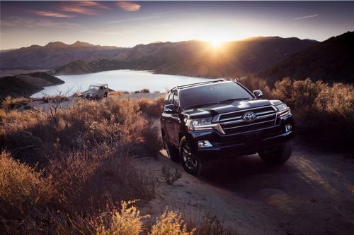 Toyota Land Cruiser 2021 sẽ có 3 phiên bản động cơ, tạm dừng bán tại Mỹ