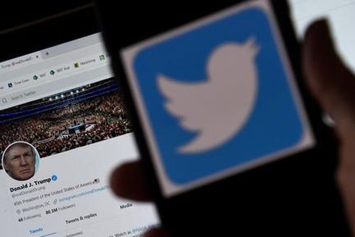 Twitter và Facebook khóa tài khoản của Trump sau bạo loạn ở điện Capitol