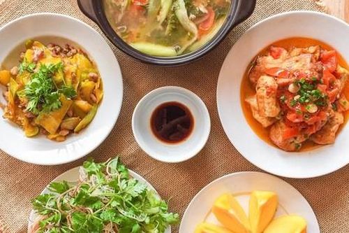 Mâm cơm không quá 200 ngàn một bữa cho 6 người vừa ngon vừa đẹp ai cũng phải khen nức nở