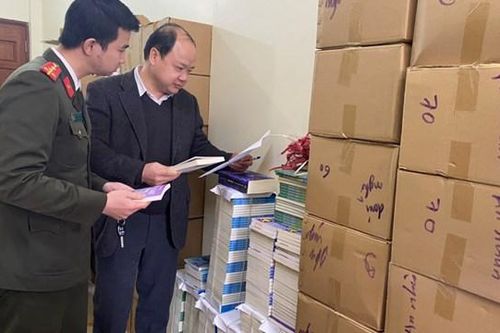 'Đột nhập' kho sách, phát hiện hơn 4 vạn cuốn sách nghi lậu