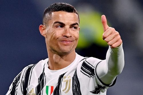 Ronaldo bám đuổi Lewandowski ở cuộc đua Chiếc giày Vàng