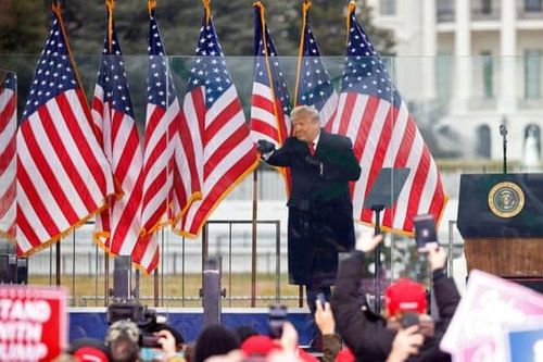 Ông Trump lên án cuộc bạo loạn, nhiều người ủng hộ thấy bị 'phản bội'