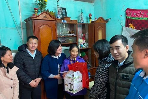 Chăm lo Tết cho người nghèo
