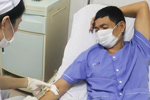 Thủng bụng vì tự uống thuốc
