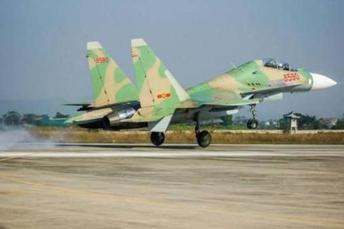 Báo Nga gọi tiêm kích Su-30 của Việt Nam là 'Vua Bầu Trời'