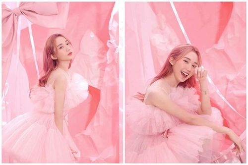 Nữ streamer Việt tung ảnh 'chói chang', comeback sau lệnh cấm sóng