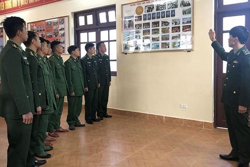 Tự phê bình và phê bình - 'như mỗi ngày phải rửa mặt'