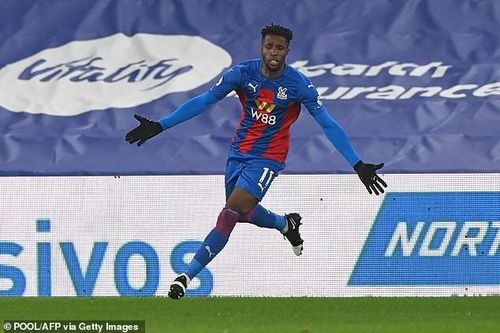 Chuyển nhượng 8/1: Zaha suýt đến Arsenal, M.U chia tay thủ môn