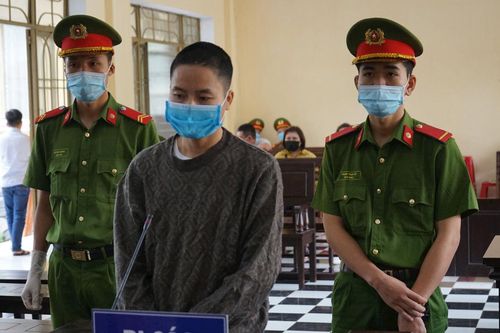 Bị áp bức, phu vàng đâm chết quản lý bãi