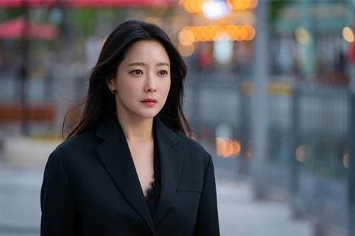 Vừa mở cửa đã thấy ánh mắt sân si của hàng xóm, tôi không ngờ chuyện lại xuất phát từ cái phong bì mừng cưới