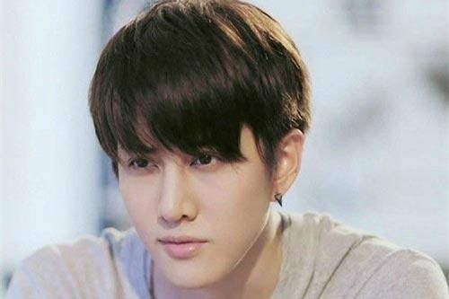 Mỗi tháng đưa vợ 8 triệu đồng để nghỉ làm ở nhà chăm con nhưng cô ấy lại đòi giữ toàn bộ tiền tôi kiếm được trong 10 năm qua