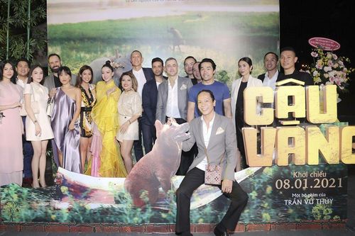 Vợ chồng Hà Tăng, Kiều Minh Tuấn cùng dàn sao Việt góp mặt trong họp báo ra mắt phim 'Cậu Vàng'