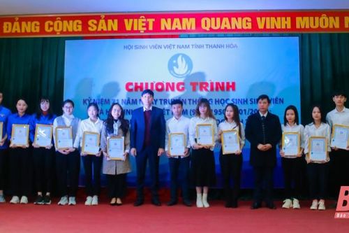 Tuyên dương học sinh, sinh viên đạt danh hiệu 'Sinh viên 5 tốt','Học sinh 3 rèn luyện'