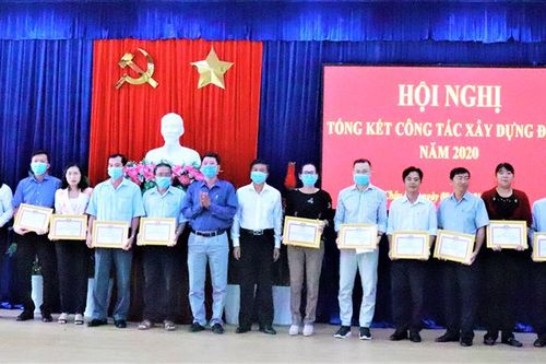 Thành ủy Châu Đốc: Tăng cường công tác xây dựng, chỉnh đốn Đảng