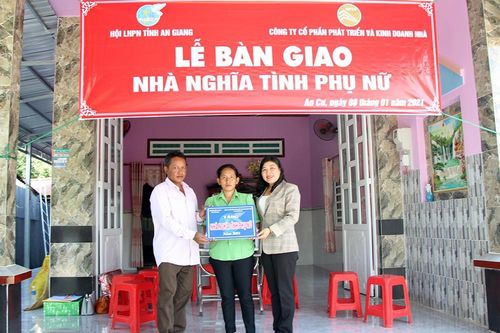 Hội Liên hiệp Phụ nữ tỉnh An Giang hỗ trợ 2 căn nhà 'Nghĩa tình phụ nữ' tại huyện Tịnh Biên và Tri Tôn