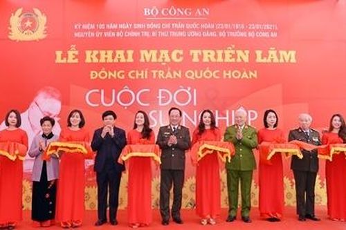 Triển lãm cuộc đời – sự nghiệp đồng chí Trần Quốc Hoàn