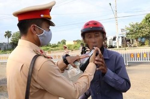 CSGT Công an Tây Ninh ra quân xử lý hơn 1200 trường hợp vi phạm TTATGT