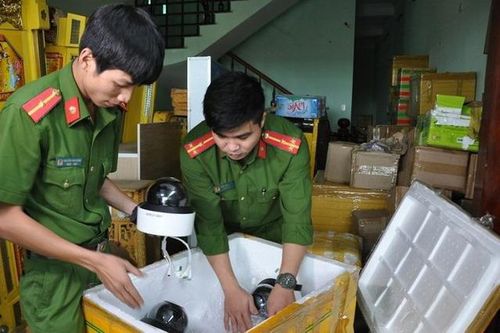 Thu giữ lô hàng lậu thiết bị điện tử phục vụ sòng bạc