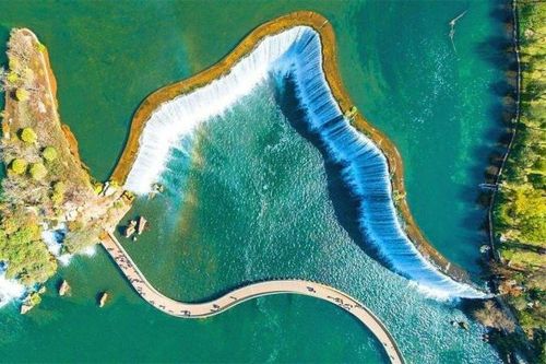 Vẻ đẹp của thác nước nhân tạo lớn nhất châu Á