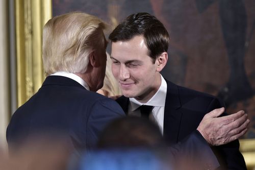 Các nhà đầu tư kêu gọi ngừng giao dịch với con rể ông Trump