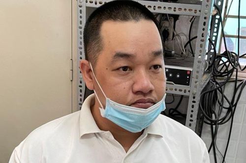 Bắt kẻ chuyên bán giấy tờ giả qua mạng