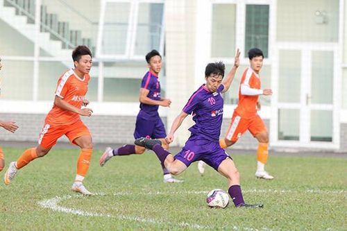 HLV Vũ Tiến Thành giữ chân cầu thủ dự World Cup
