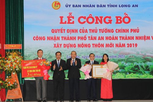 Thêm một thành phố hoàn thành xây dựng nông thôn mới