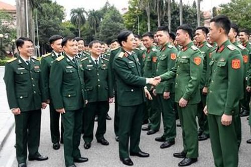 Thượng tướng Phan Văn Giang gặp gỡ các chiến sĩ Lữ đoàn 144 hoàn thành nghĩa vụ quân sự