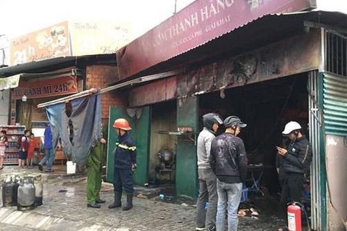 Cháy lớn do bất cẩn khi thay bình gas