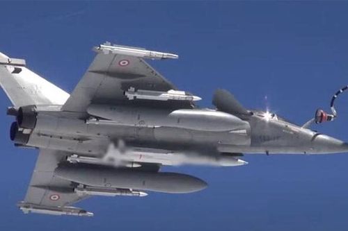 Pháp thử tên lửa hành trình có thể mang đầu đạn hạt nhân trên tiêm kích 'Rafale'