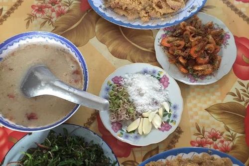 Gỏi cá mè - món đoàn viên