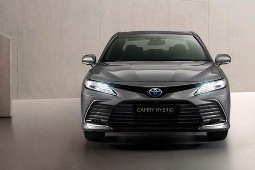 Toyota Camry 2021 sẽ có phiên bản hybrid khi về Việt Nam