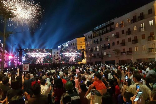 Rực rỡ pháo hoa chào mừng thành phố Phú Quốc