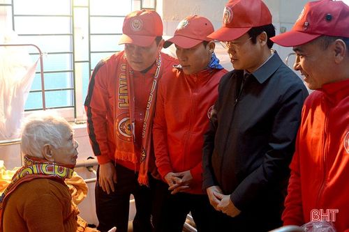 'Tết ấm tình thương' tại Trung tâm Điều dưỡng người có công và Bảo trợ xã hội Hà Tĩnh
