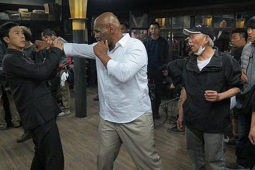 Clip: Chân Tử Đan đến 'thách thức' Mike Tyson và cái kết