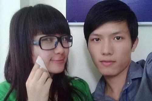 Hòa Minzy khoe nhan sắc 10 năm trước cùng Anh Tú, không quên 'cà khịa' đôi chân mày của ông anh thân thiết