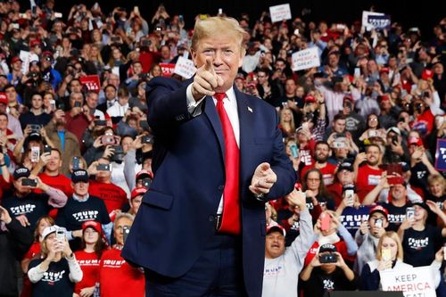 Facebook xóa sổ hội nhóm có hơn 500.000 người ủng hộ Tổng Thống Donald Trump