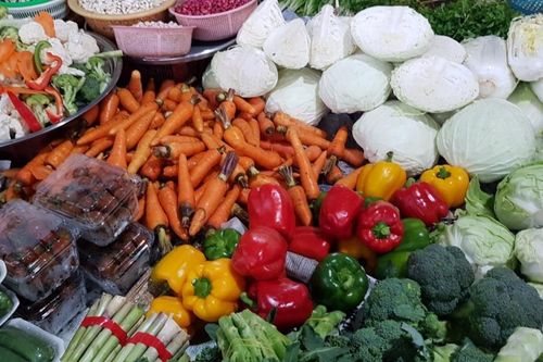 Giá thực phẩm hôm nay 9/1: Giá rau củ, thực phẩm đồng loạt tăng