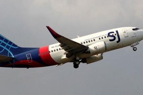 Máy bay Boeing 737 của Indonesia chở 62 người rơi xuống biển