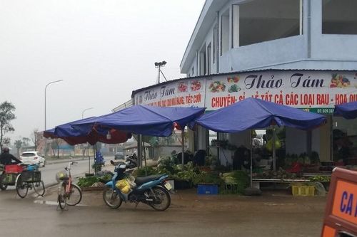 Trung tâm thương mại tổ chức họp chợ trái phép, 500 tiểu thương Hà Tĩnh bức xúc