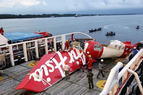 Lại là máy bay Boeing 737 rơi ở Indonesia