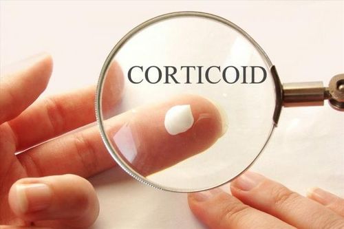 Suy tuyến thượng thận, teo da do lạm dụng corticoid